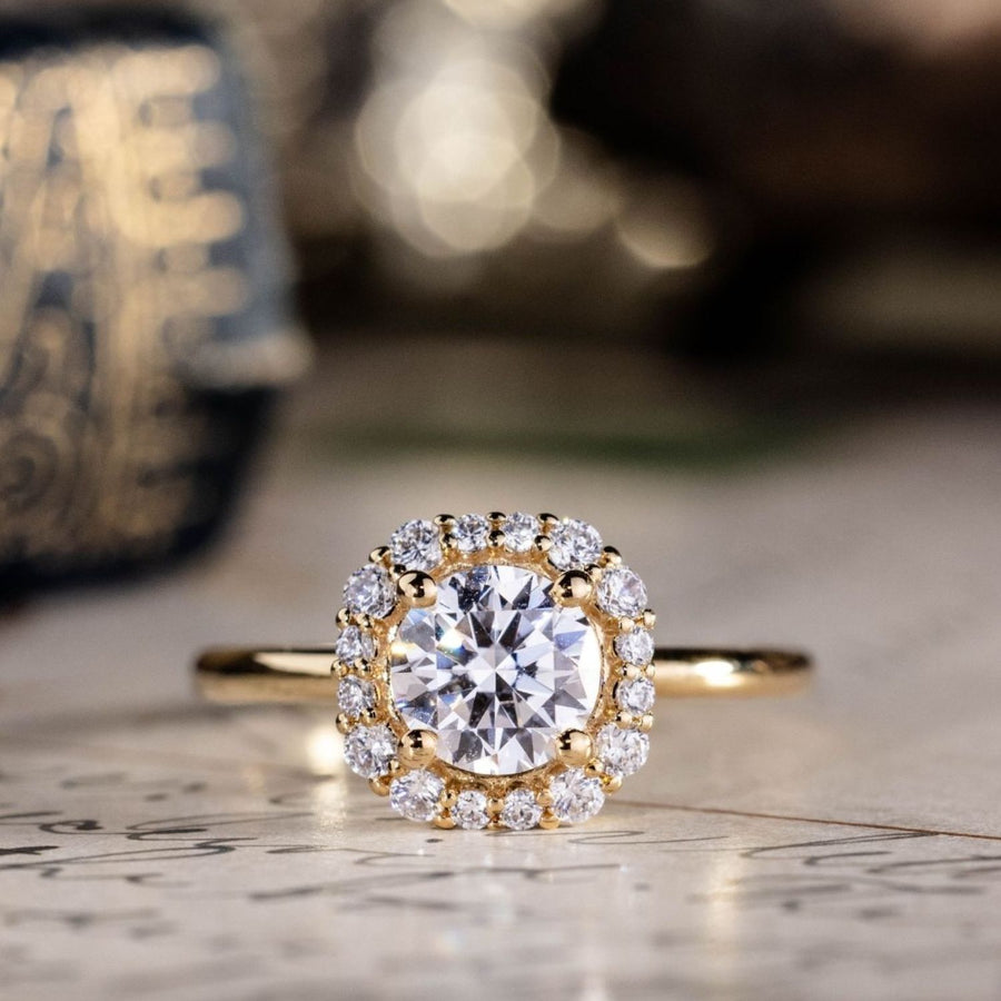 the-estella-halo-round-diamond-engagement-ring