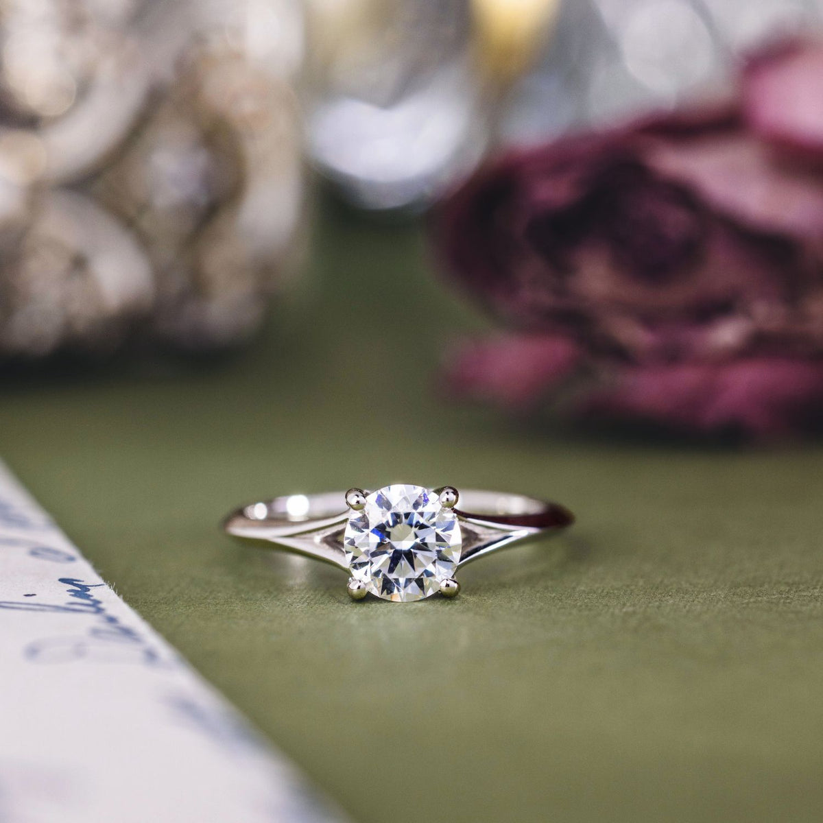The Evelina |Round Cut Diamond Engagement Ring with Split Shank 