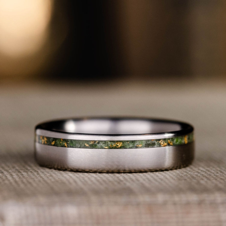 the-fairbanks-mens-polished-titanium-wedding-band-green-imperial-diopside-gold-flakes