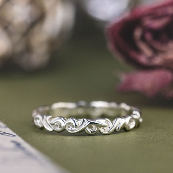 the-fia-solid-gold-floral-stackable-wedding-band