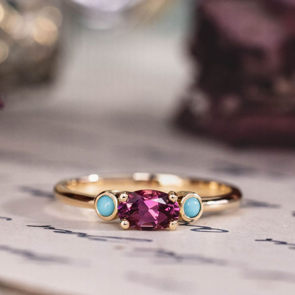 the-heidi-oval-garnet-turquoise-side-stones-fashion-ring