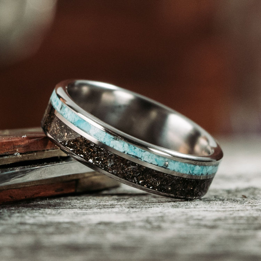 the-horizon-mens-titanium-wedding-band-with-meteorite-turquoise