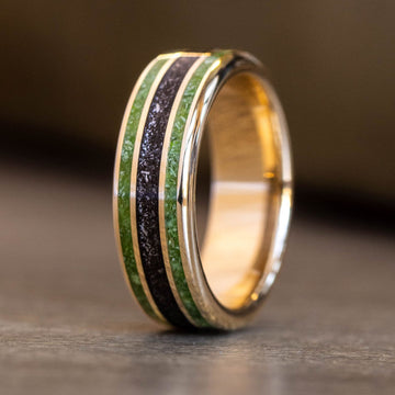 ::Shown in 14k Yellow Gold | 7mm Wide