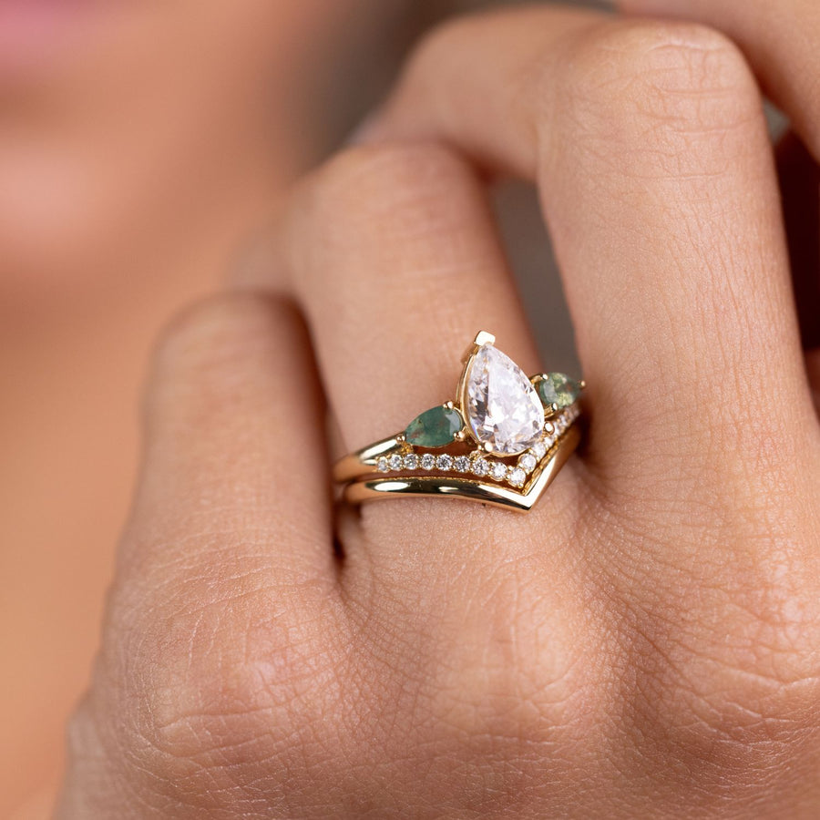 the-lauren-solid-gold-chevron-wedding-band