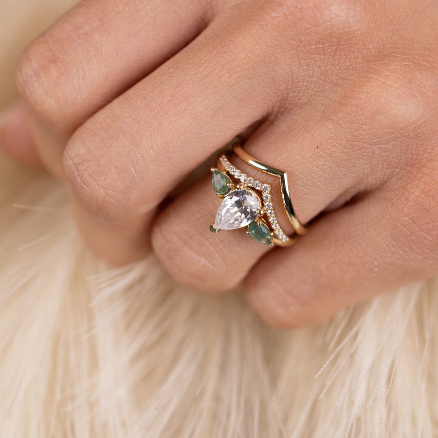 the-lauren-solid-gold-chevron-wedding-band