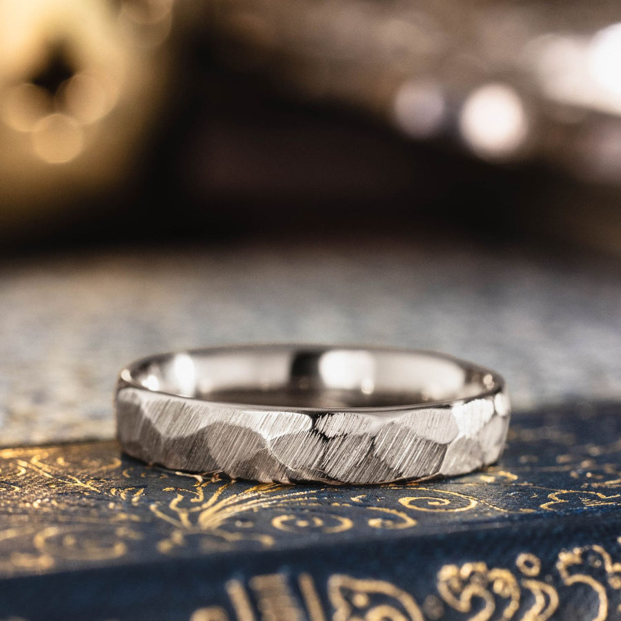 :: Shown in 4mm Wide | White Gold