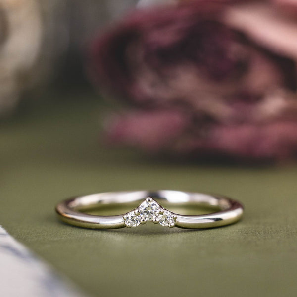 the-maisie-diamond-chevron-contour-band