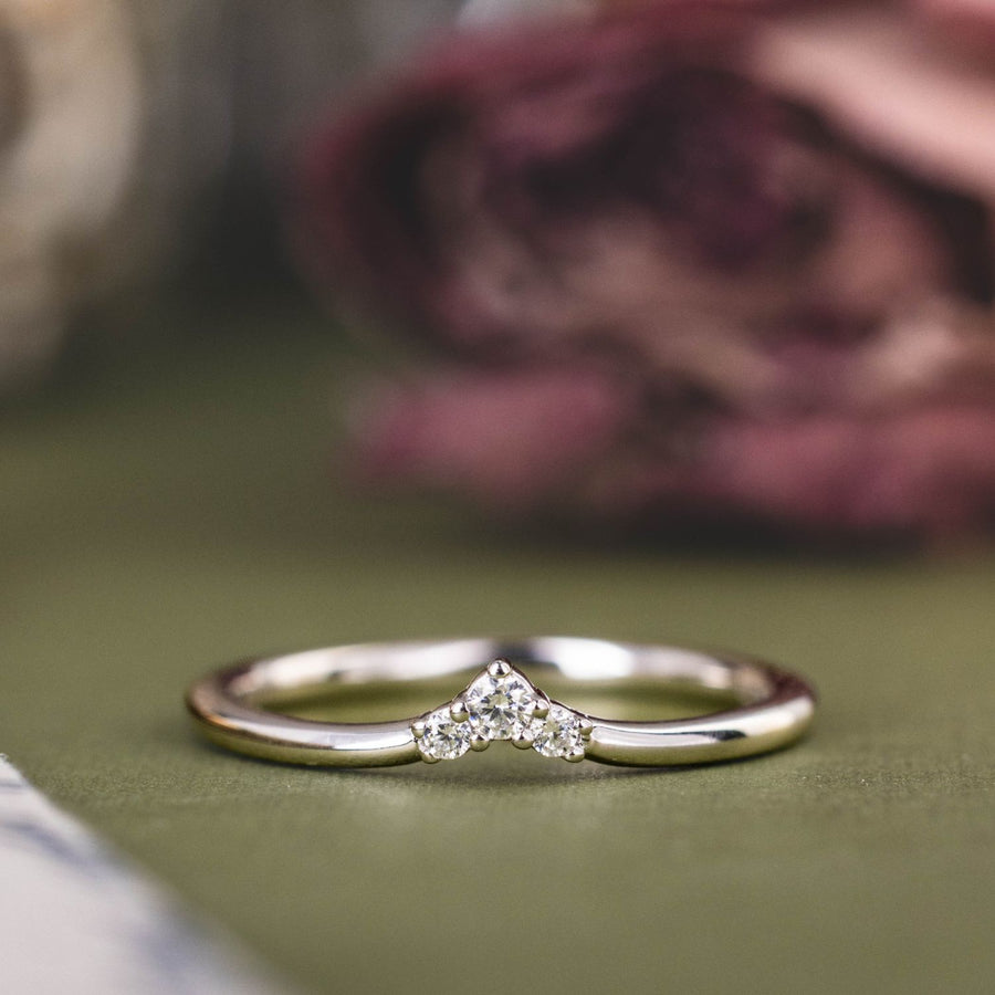 the-maisie-diamond-chevron-contour-band