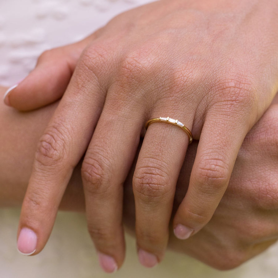 the-maribel-solid-gold-baguette-diamond-fashion-band