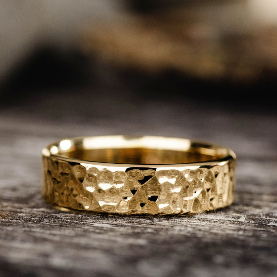 the-marsh-6mm-mens-hammered-yellow-gold-wedding-band