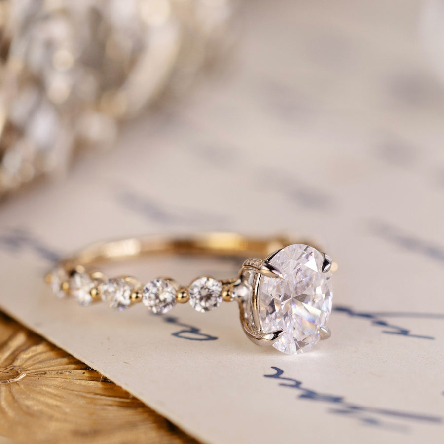 the-sidney-oval-diamond-engagement-ring-diamond-setting