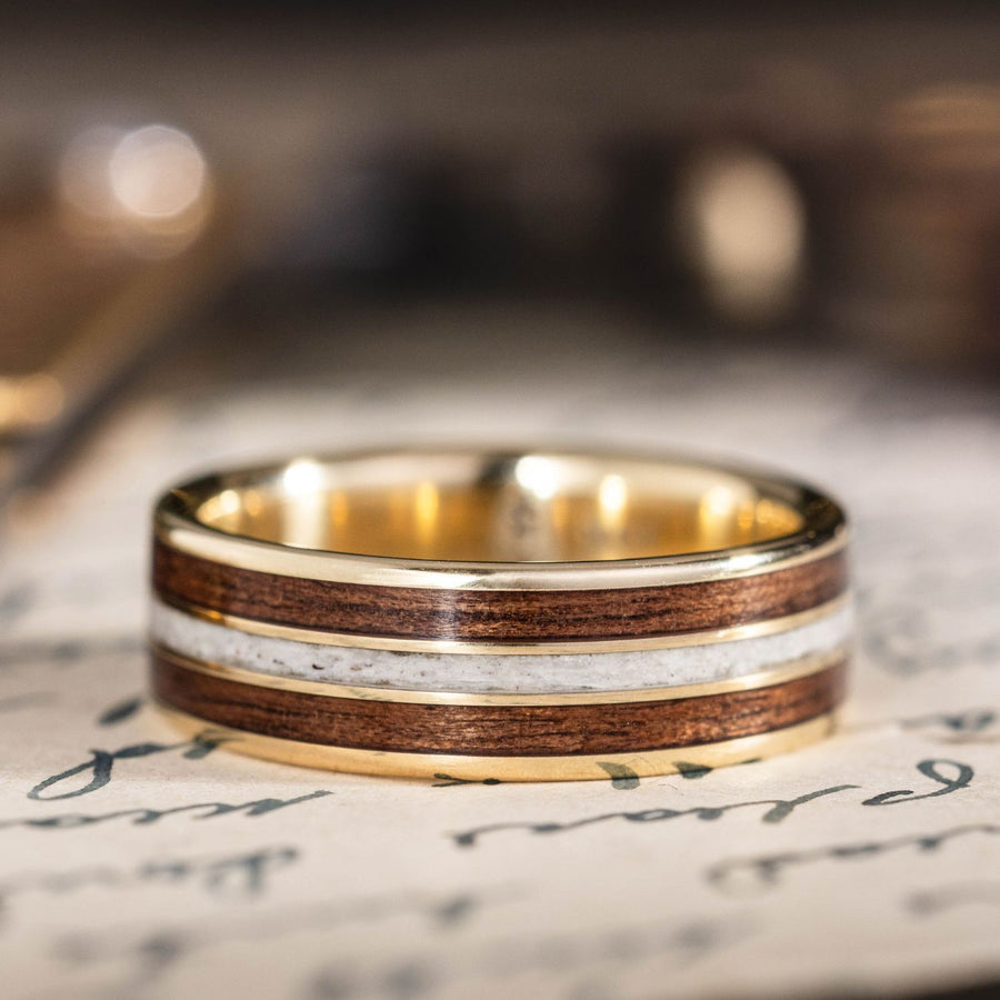 the-stag-in-gold-mens-gold-wedding-band-with-walnut-elk-antler