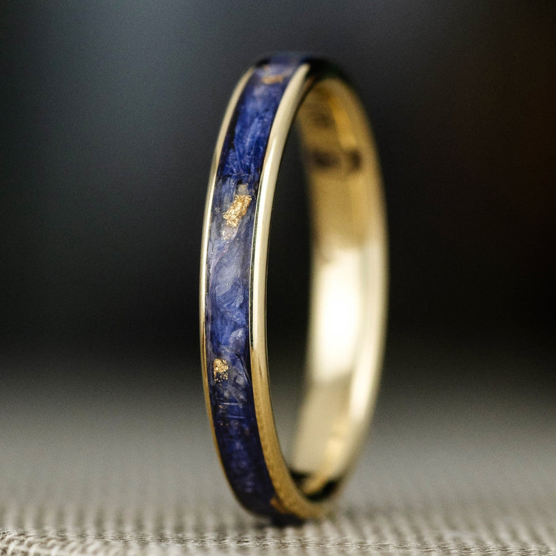 the-starry-night-womens-10k-yellow-gold-wedding-band-with-flowers-and-gold-flakes