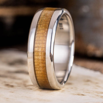 :: Shown in 10k white gold | 8mm Wide