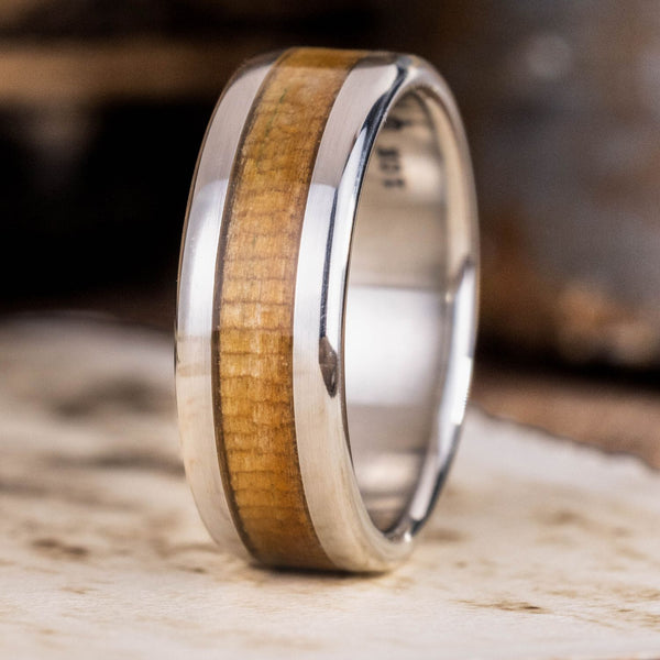 :: Shown in 10k white gold | 8mm Wide