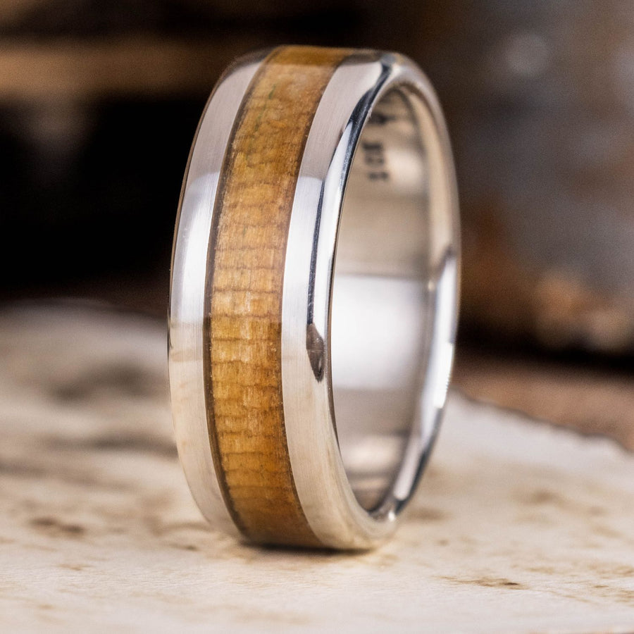 :: Shown in 10k white gold | 8mm Wide