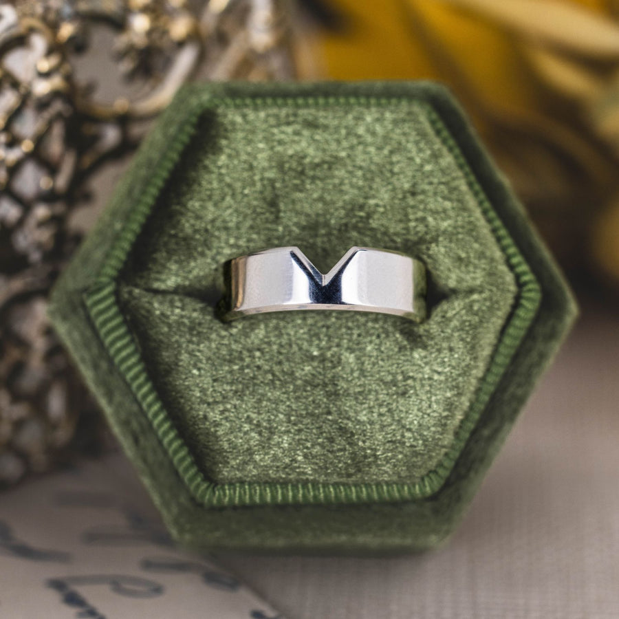 :: Shown in 6mm Wide | White Gold