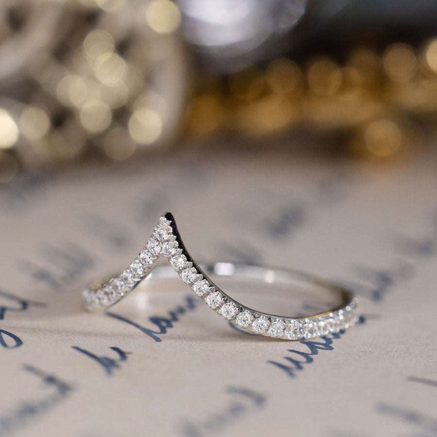the-vesper-tapered-v-shaped-diamond-pave-contour-wedding-band