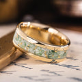 the-woodland-mens-gold-tree-agate-wedding-band-gold-flakes