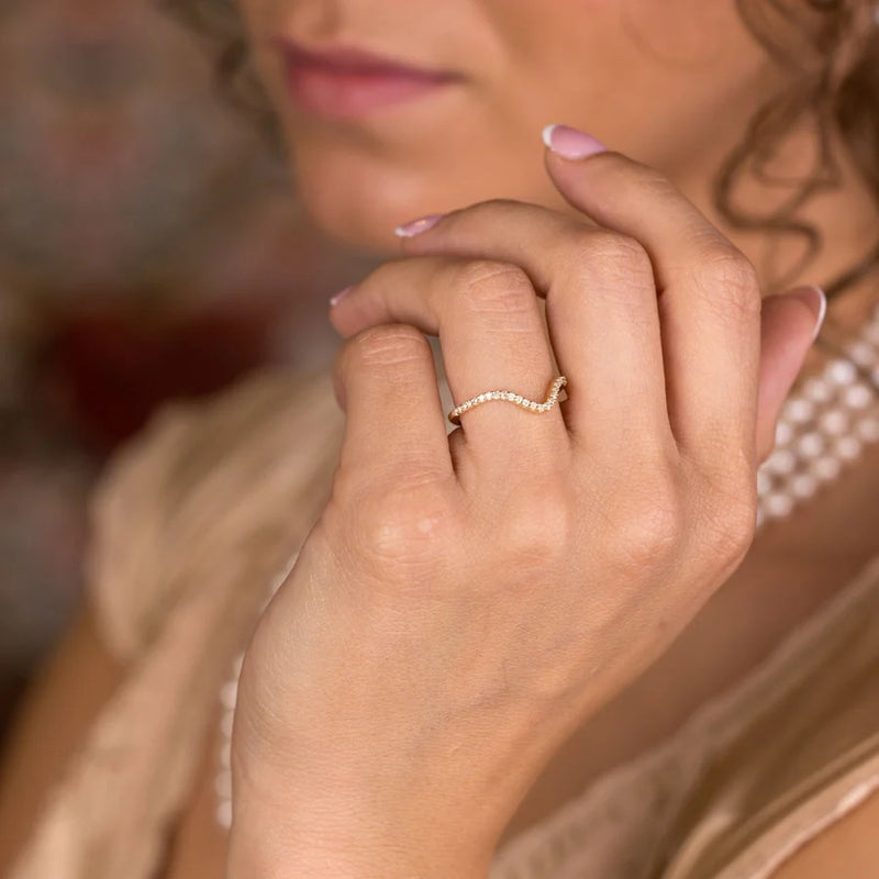 Deep V Diamond Pavé Contour Band