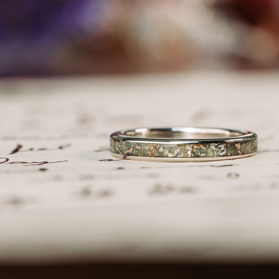 The Aurora | Women's Gold and Green Peridot Ring with Gold & Silver Flakes