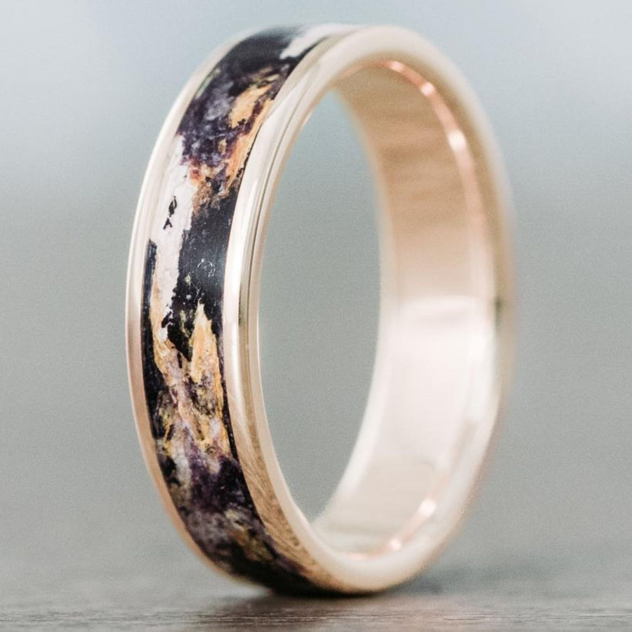 ::Shown in 14k Yellow Gold