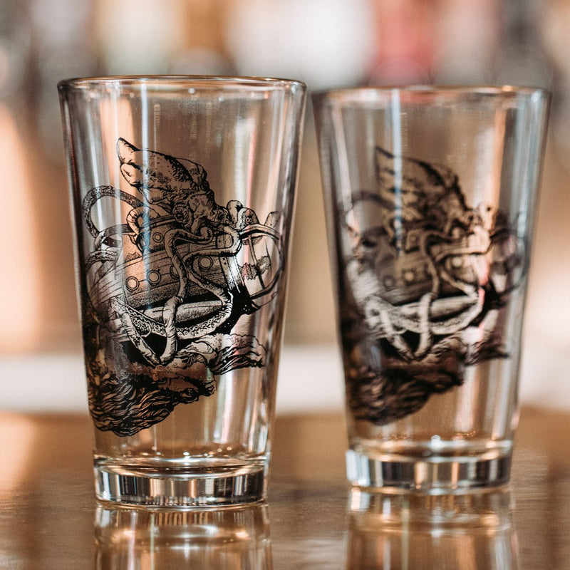 Set of 4 Elk Head Beer Glasses