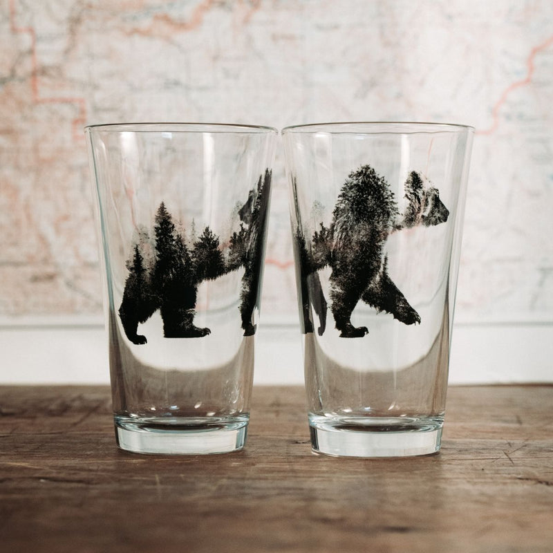 https://rusticandmain.com/cdn/shop/products/black-lantern-beer-pint-glass-set-double-exposure-bear-1200x1200_800x.jpg?v=1663024891