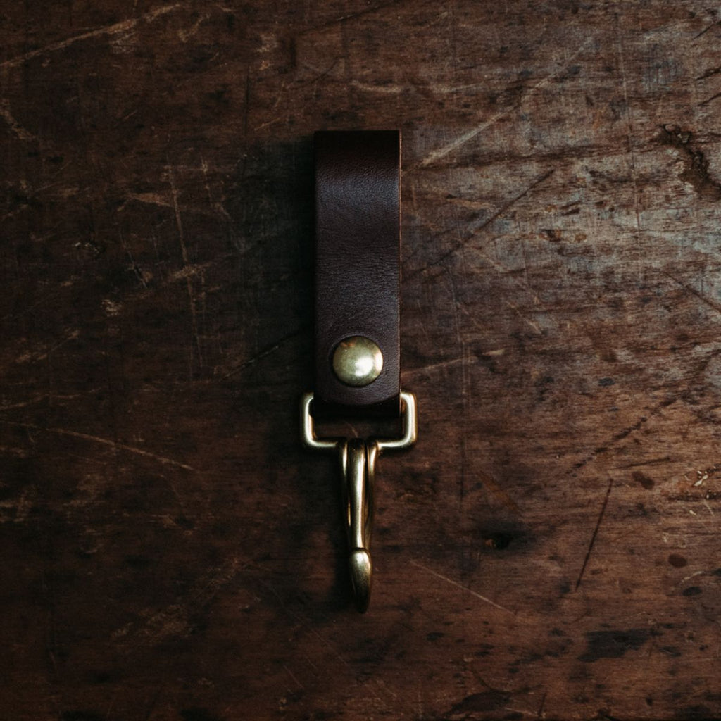 golden-age-supply-genuine-leather-brass-key-clip-1200x1200